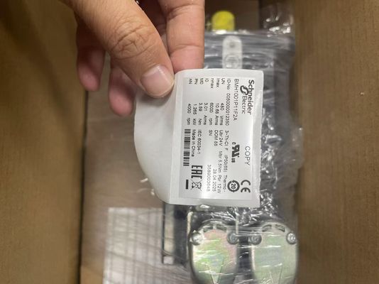 Schneider BMH1001P11F2A Servo Motor with Brake Lexium 32 3.3Nm 6000rpm Keyed Shaft IP54 128bit Encoder