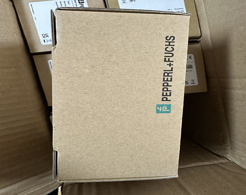 P&F UC6000-30GM70-2E2R2-V15 Ultrasonic sensor