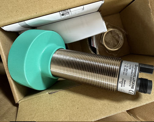 P&F UC6000-30GM70-2E2R2-V15 Ultrasonic sensor