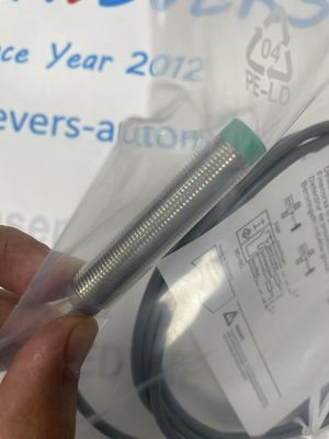 Siemens 3RG4022-0CD00 Inductive Proximity Switch with Linearity ±0.2% of span and Ingress Protection IP66/67