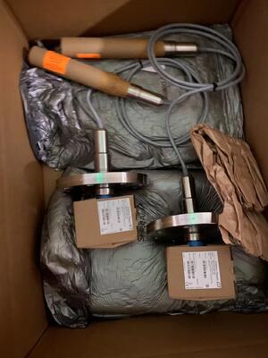 Endress Hauser FTM52-AAH2B4A32AA High-Precision Magnetostrictive Level Transmitter for Industrial Process Control