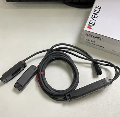 Keyence FD-XS8 Clamp‑On Liquid Micro‑Flow Sensor Head