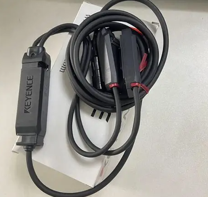 Keyence FD-XS8 Clamp‑On Liquid Micro‑Flow Sensor Head