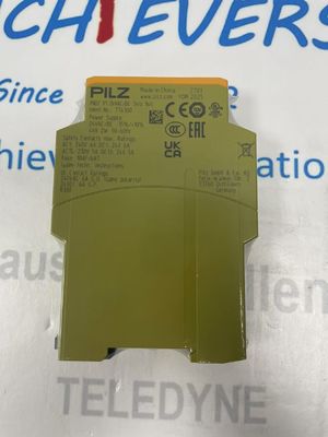 Pilz safety relay 751103 Typ PNOZ s3 C 24VDC 2 n/o 3-point Gripper Function